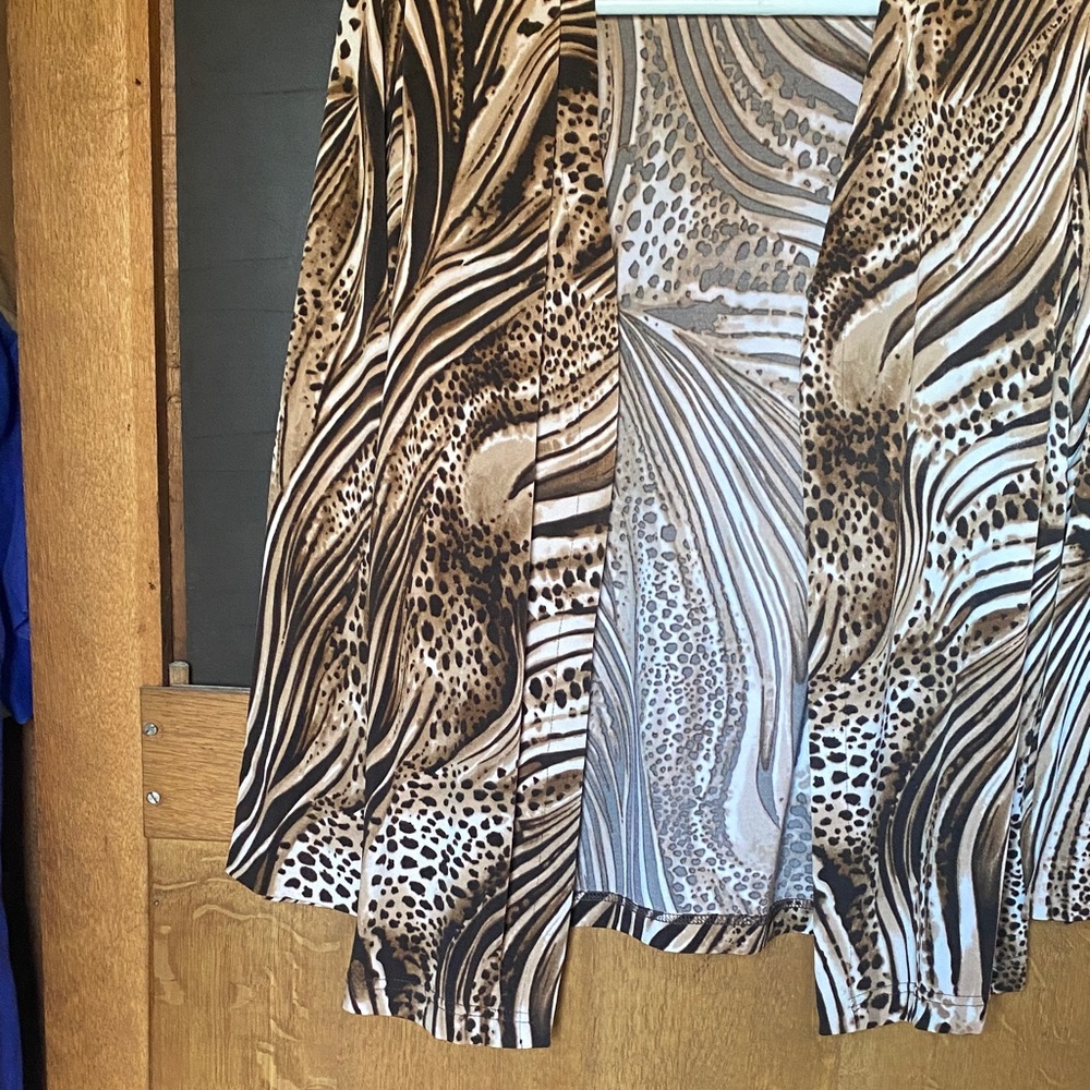 Abstract Cheetah/Zebra Patterned Cardigan - Picture 8 of 16